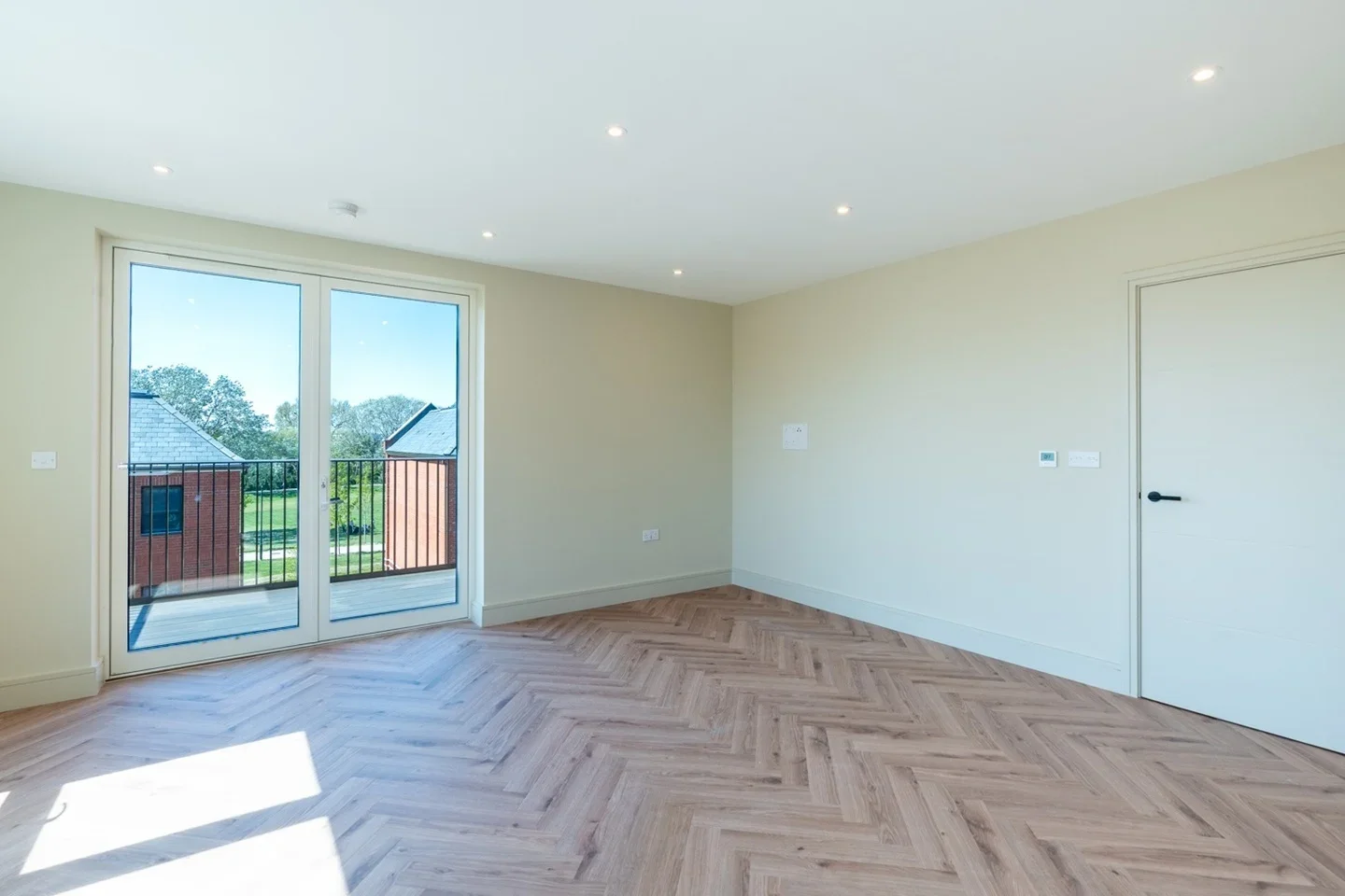 Flat Lapidge Drive in Greater London