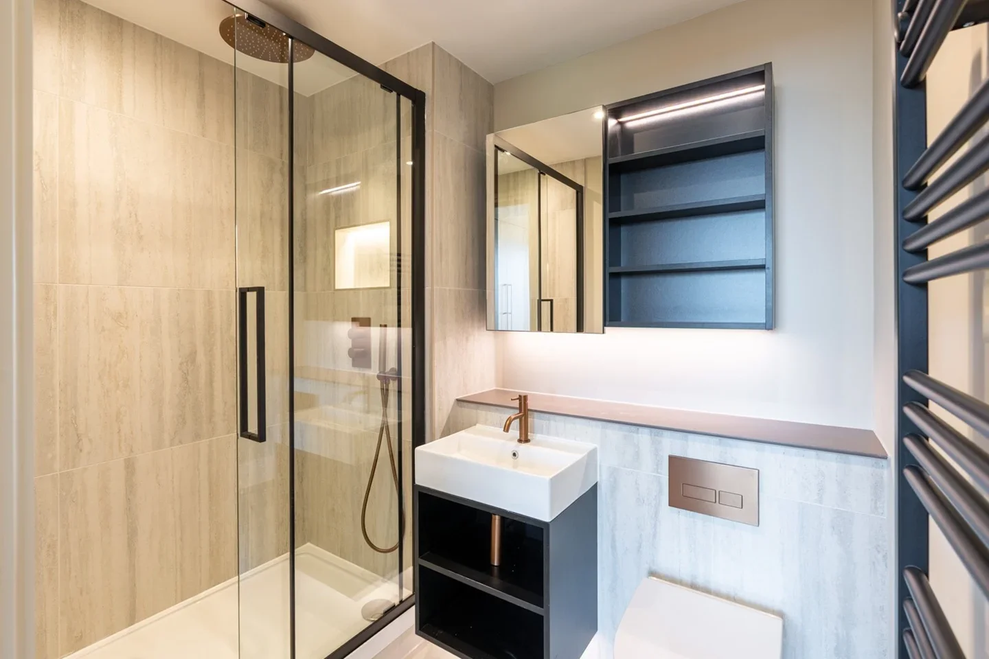 Flat Lapidge Drive in Greater London