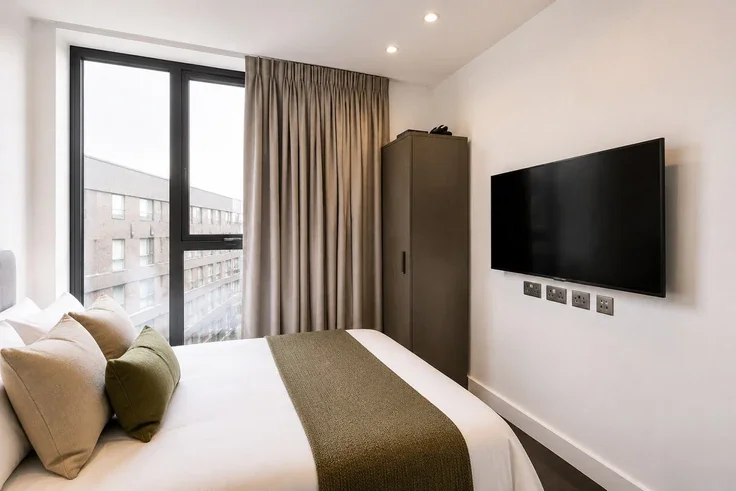 Flat Nine Elms Lane in Greater London