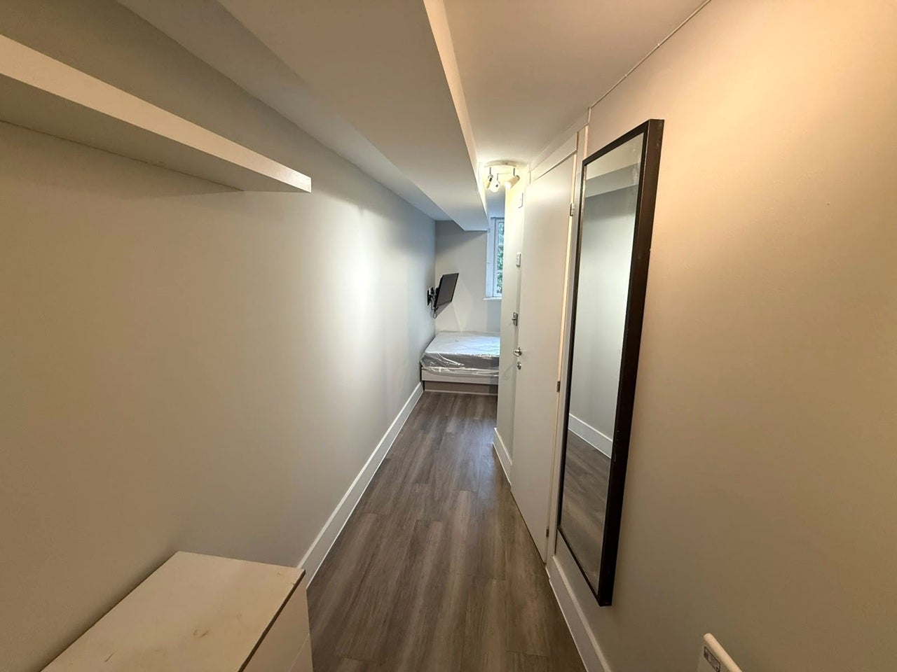 Flat Gunnersbury Lane in Greater London