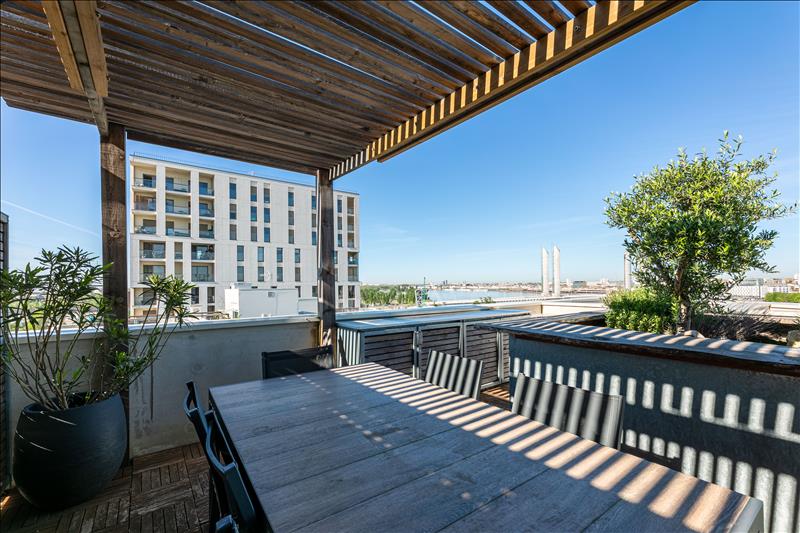 Appartement Quai de Brazza à Bordeaux