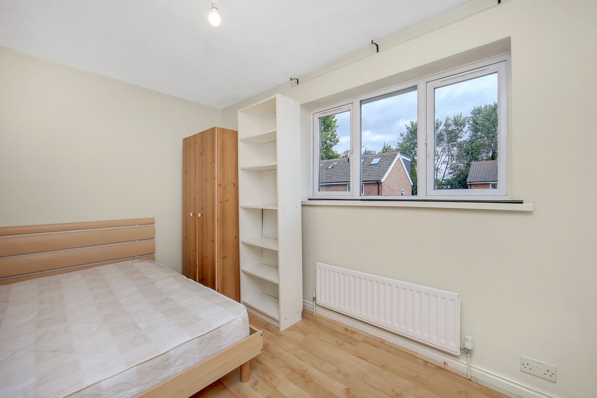 House Cahir Street in Greater London