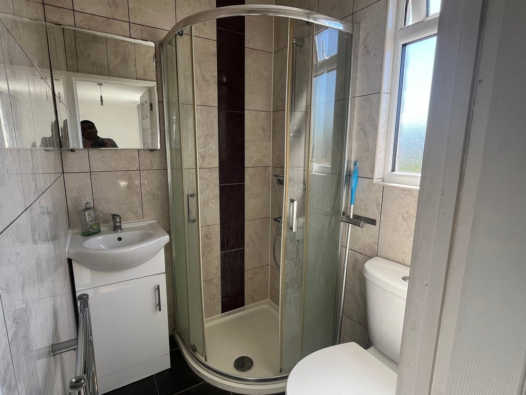 Room Staines Road in Greater London