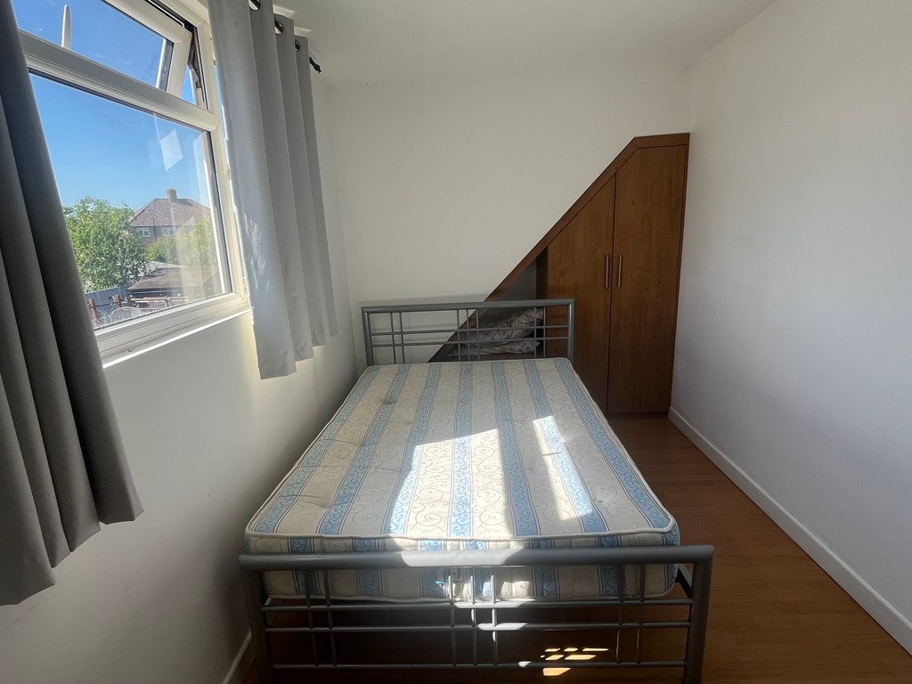 Room Staines Road in Greater London