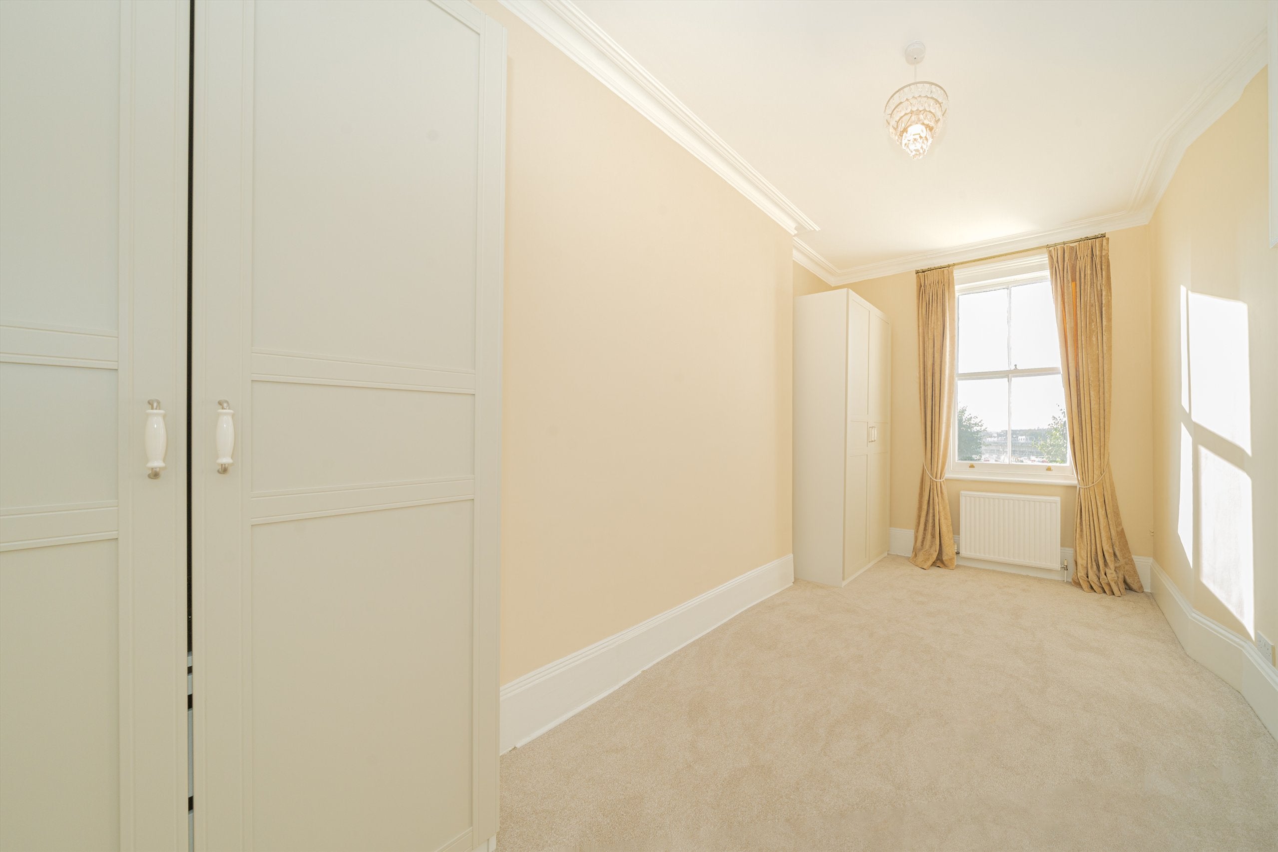 Flat Philbeach Gardens in Greater London