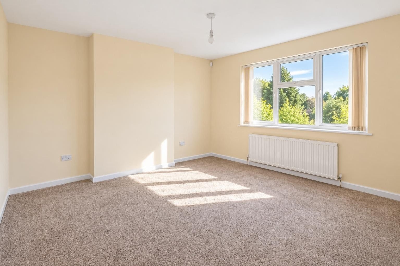Flat Finchley Road in Greater London