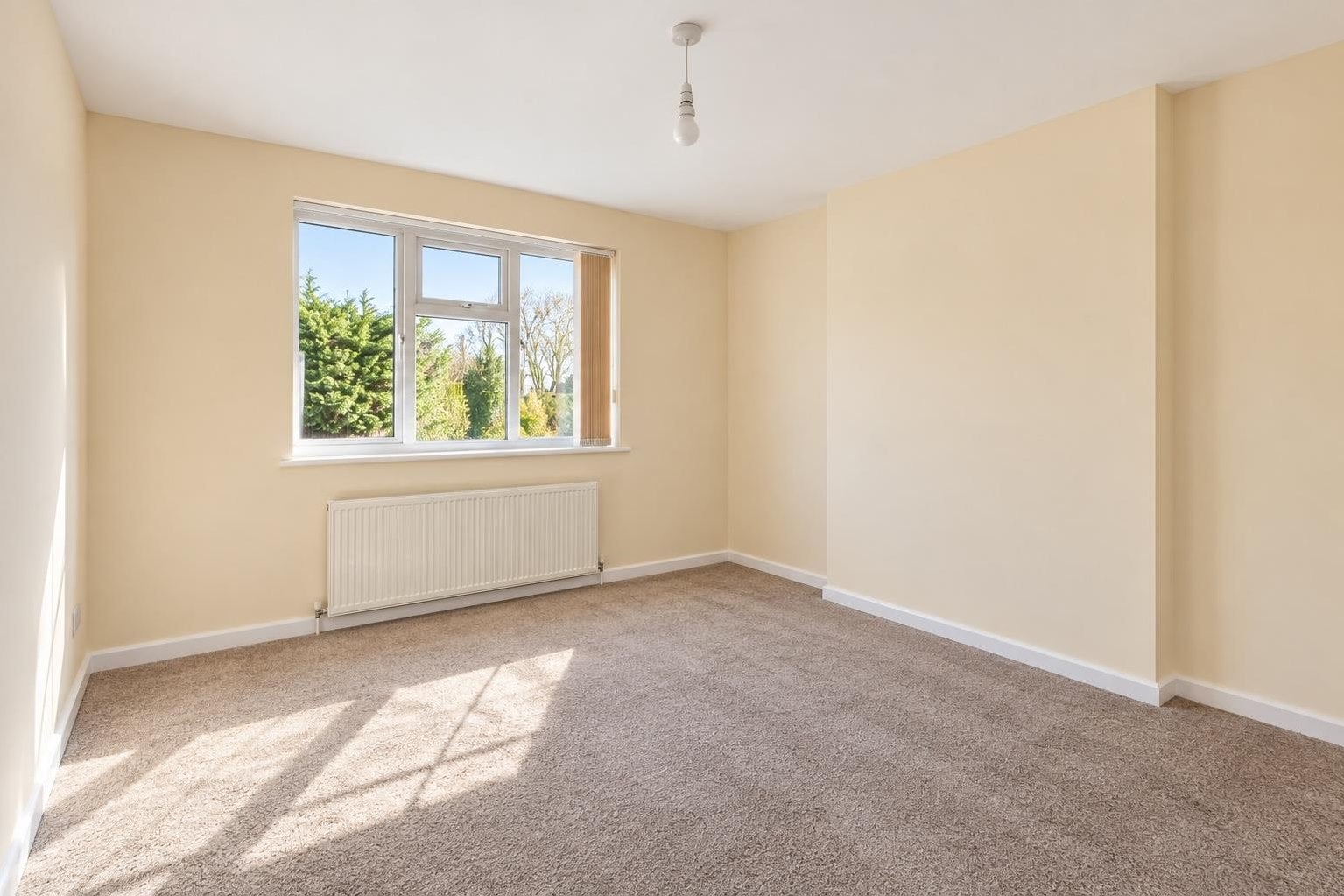 Flat Finchley Road in Greater London