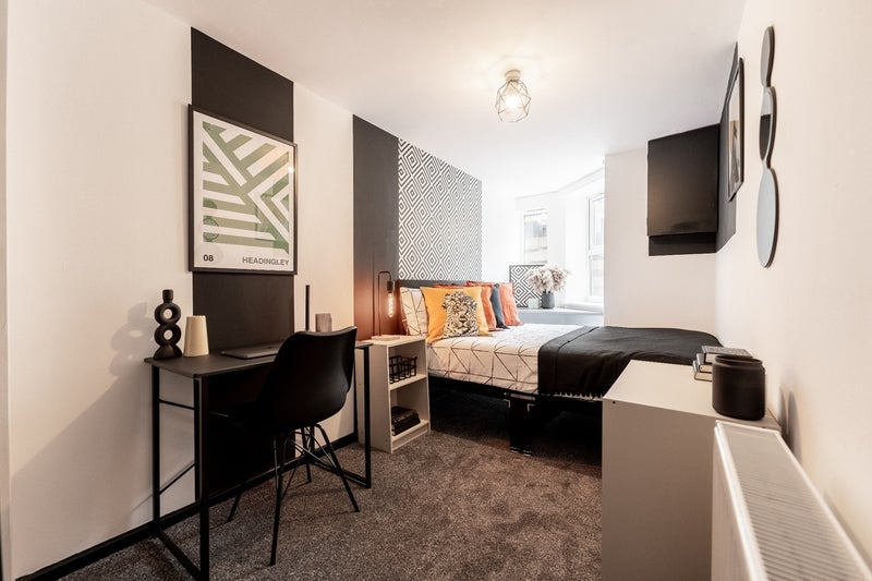 Room Headingley Avenue in Leeds