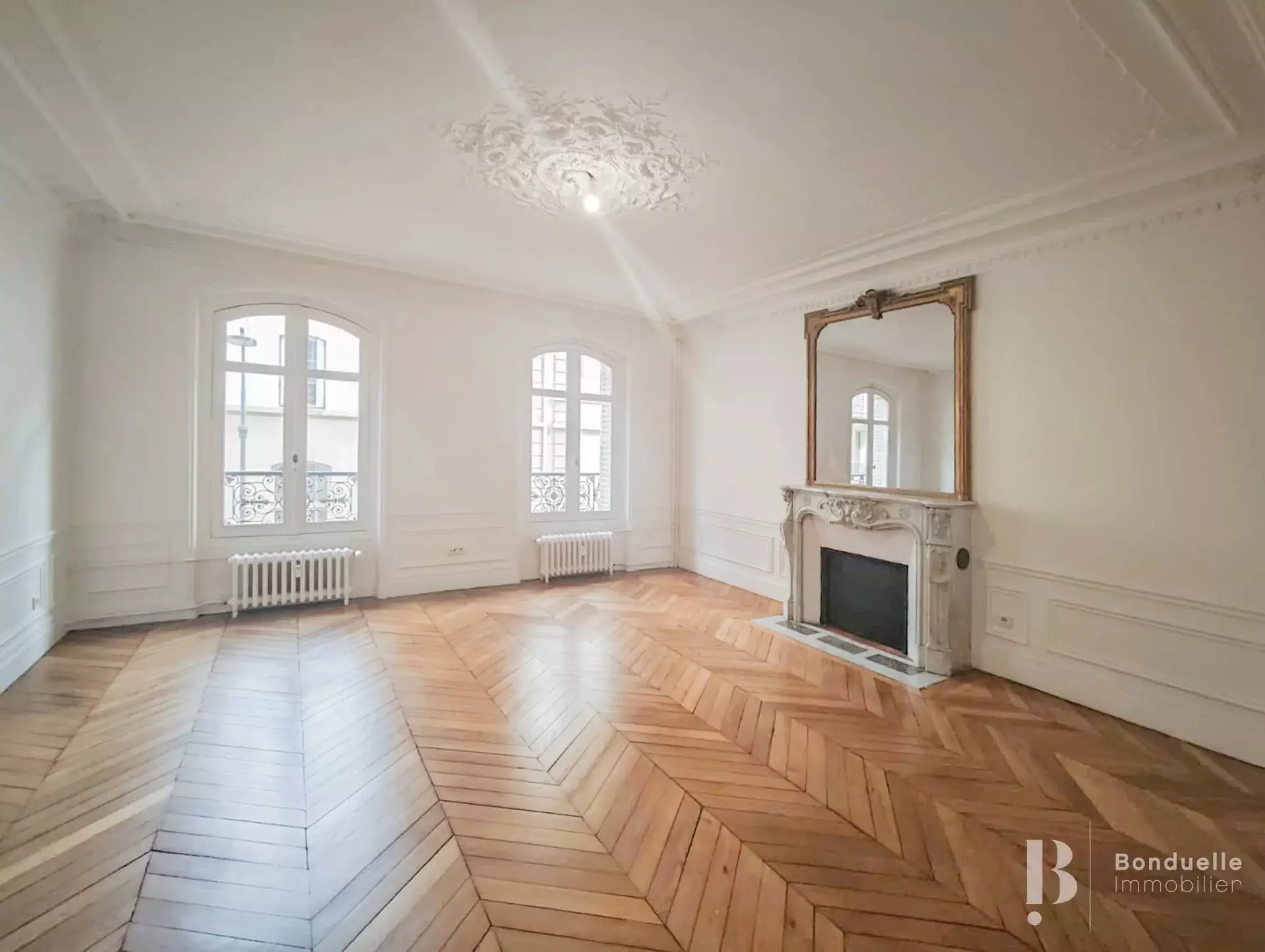 Flat Rue Boissière in Paris
