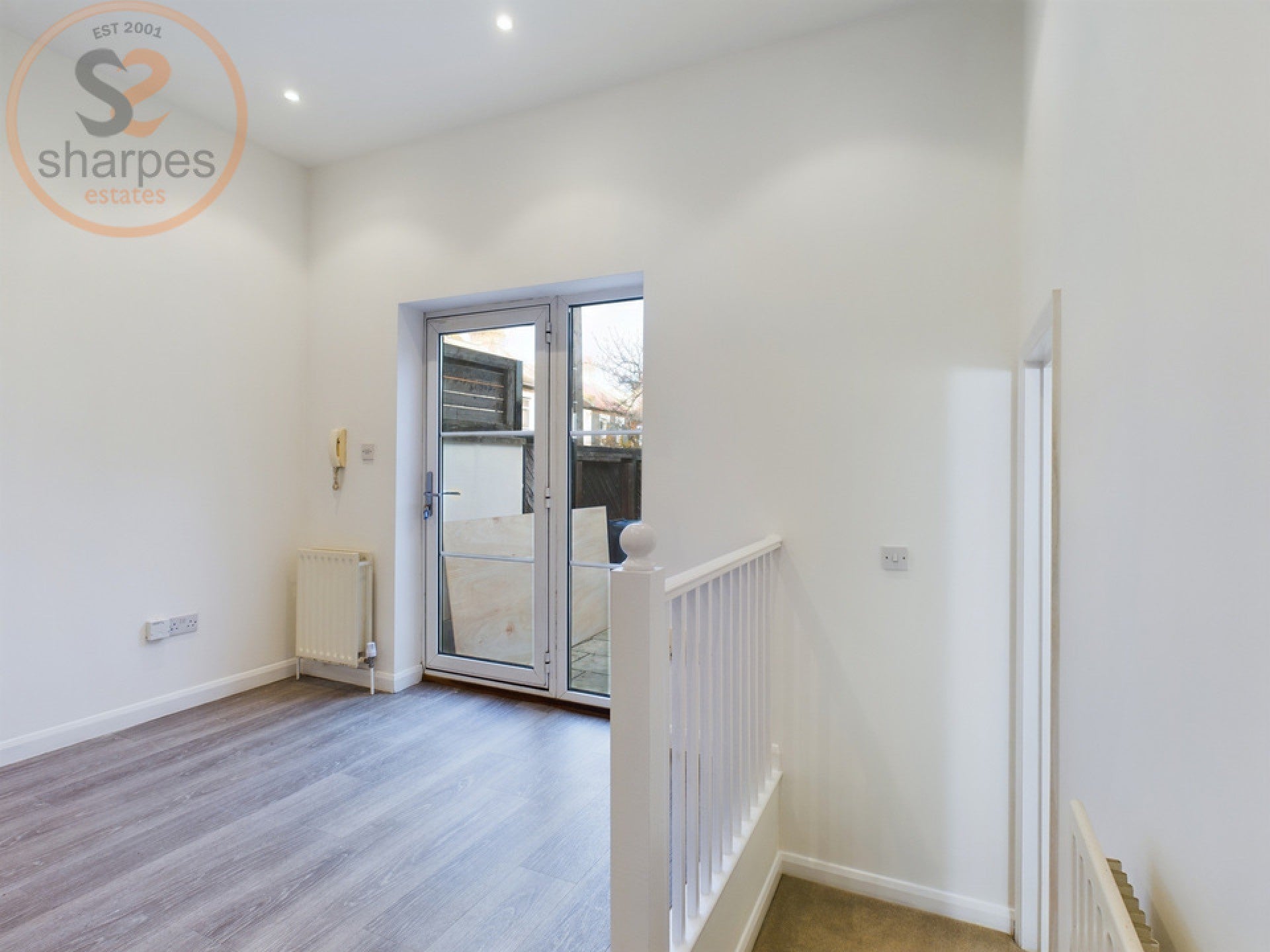Flat Caxton Road in Greater London