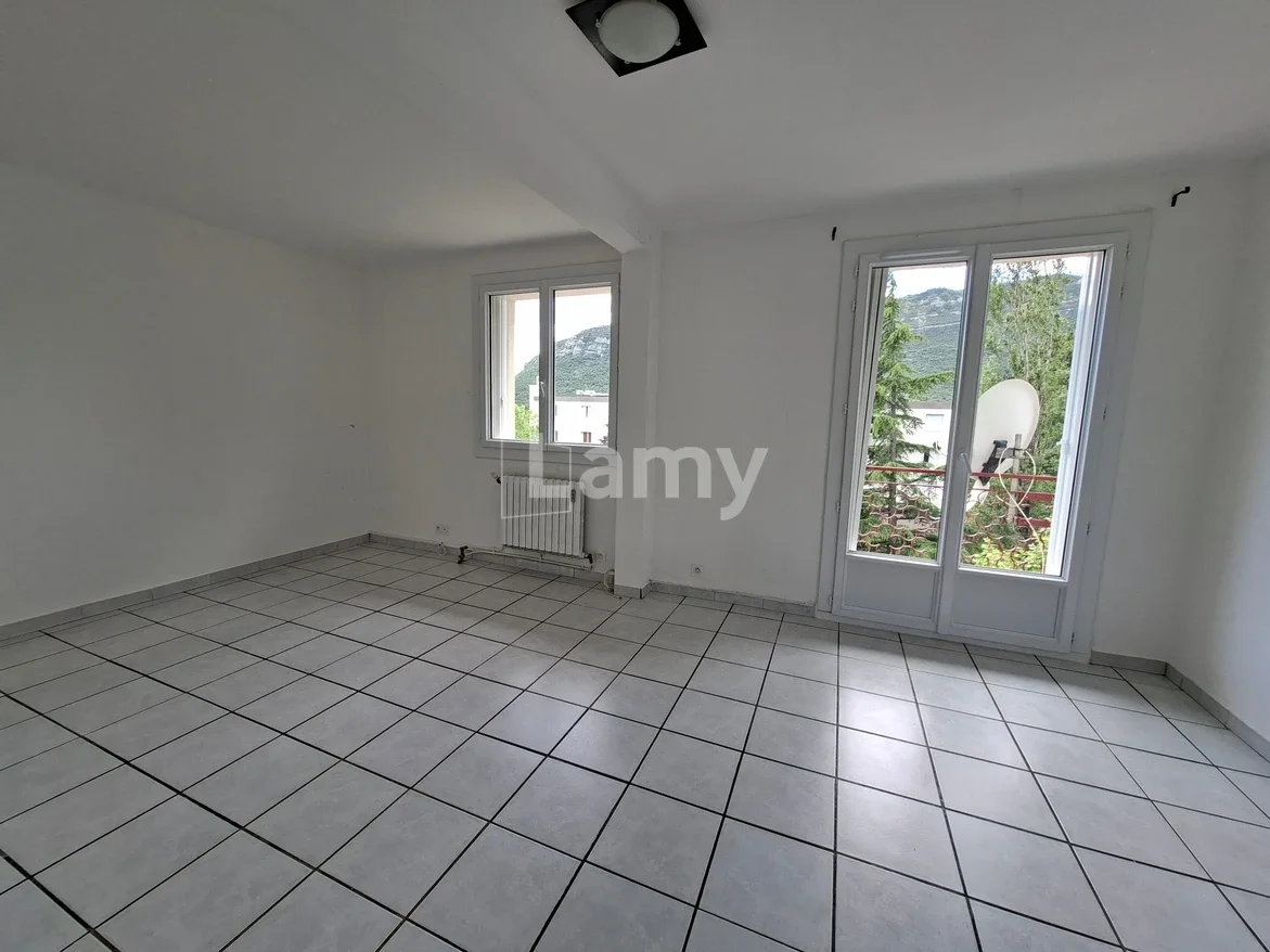 Appartement Route d'Arzeliers à Laragne-Montéglin