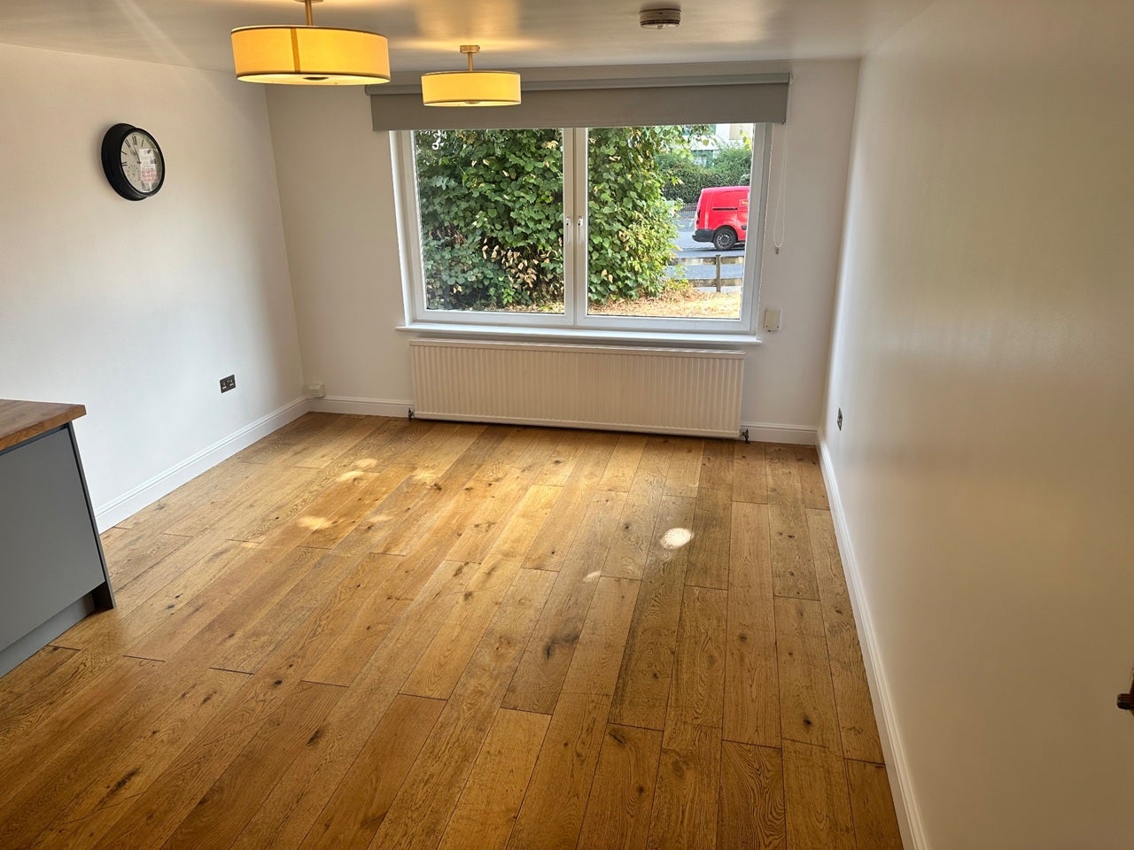 Flat Bramley Hill in Greater London