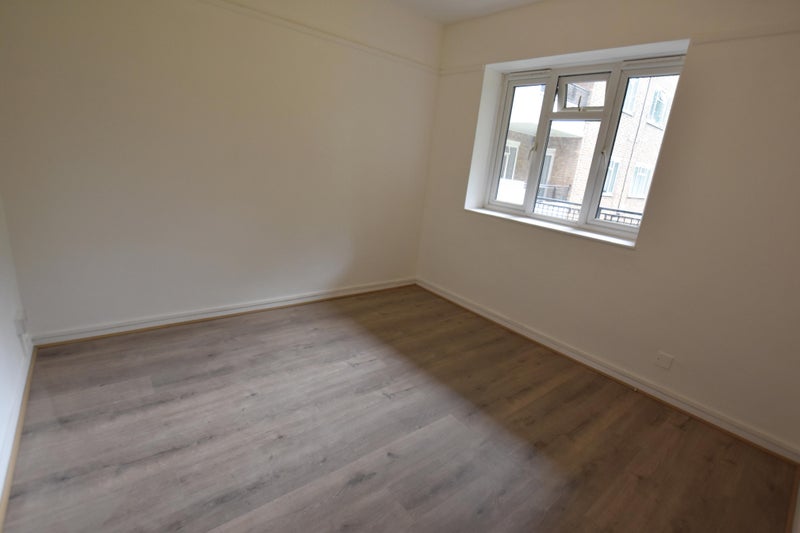 Flat Sulivan Court in Greater London