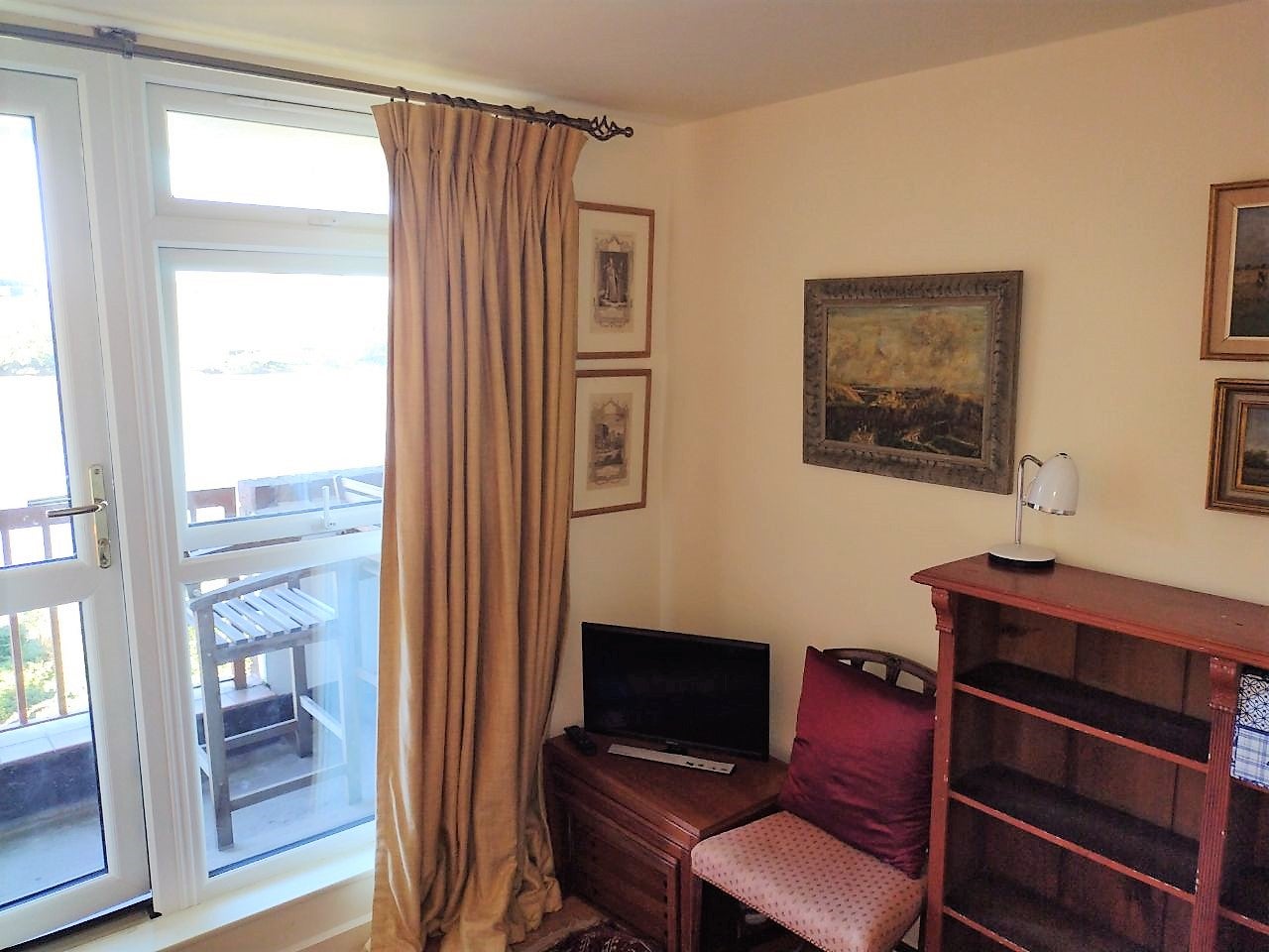 Flat Rainville Road in Greater London