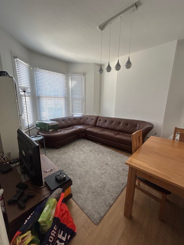 Room Ellerslie Road in Greater London