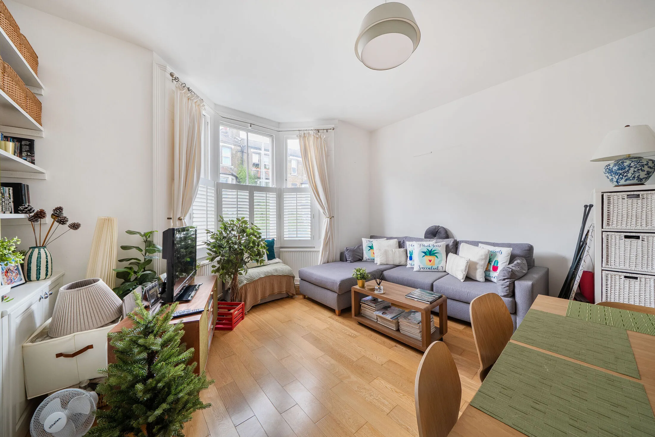 Flat Maygrove Road in Greater London