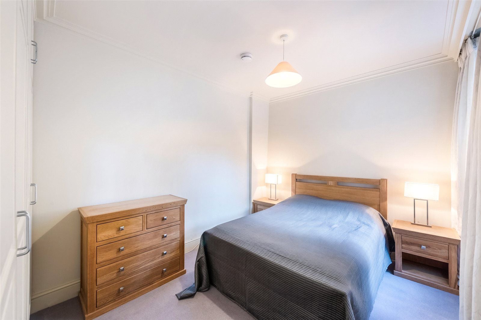 Flat Ongar Road in Greater London