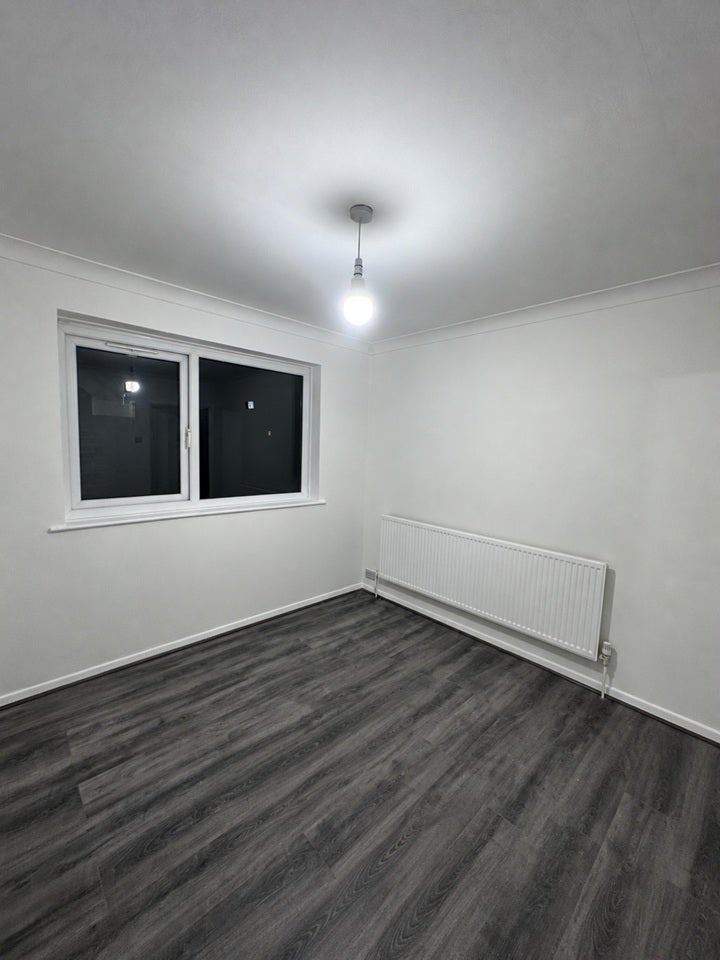 Flat Cherry Tree Lane in Greater London