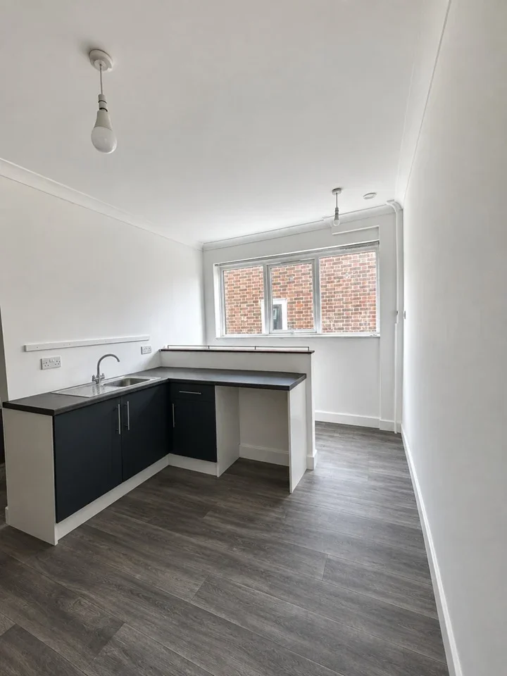 Flat Cherry Tree Lane in Greater London