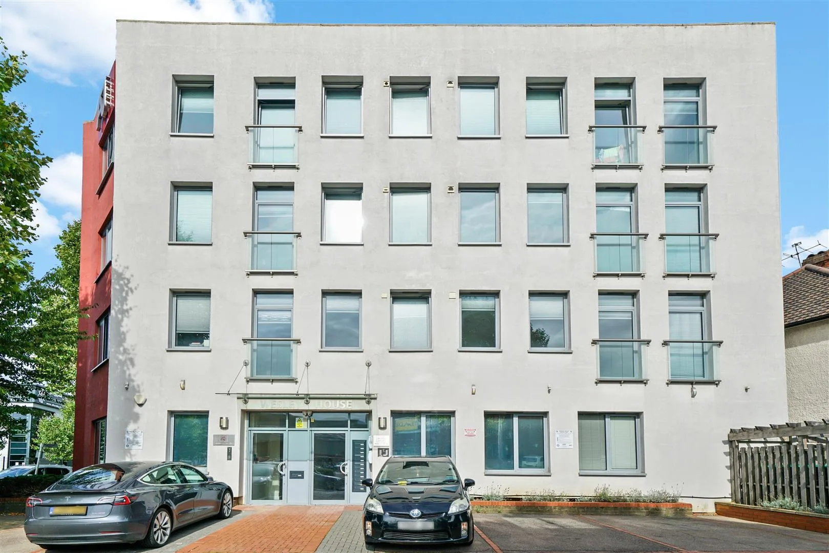 Flat Wesley Avenue in Greater London