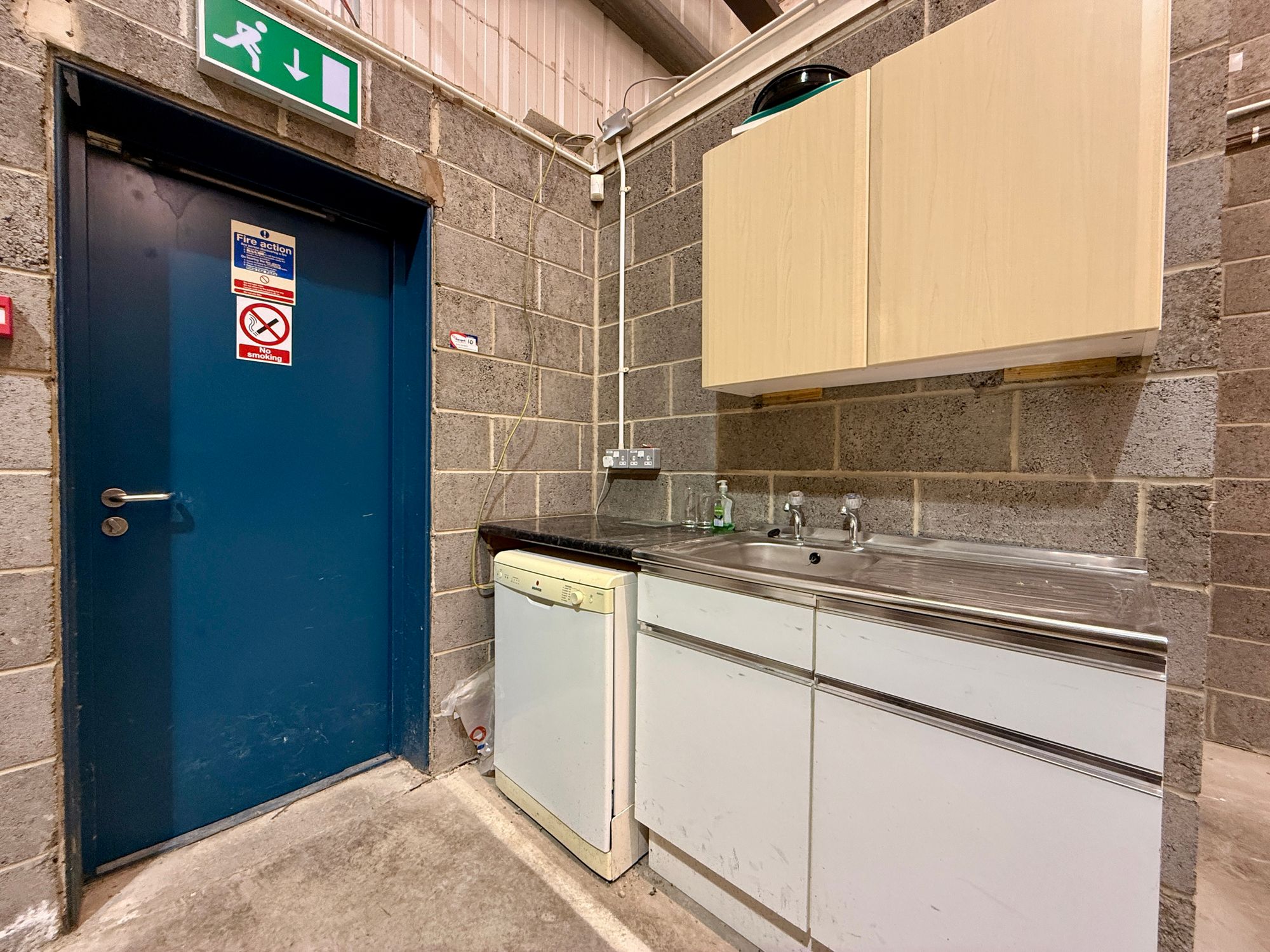 Flat Griffin Close in Staveley