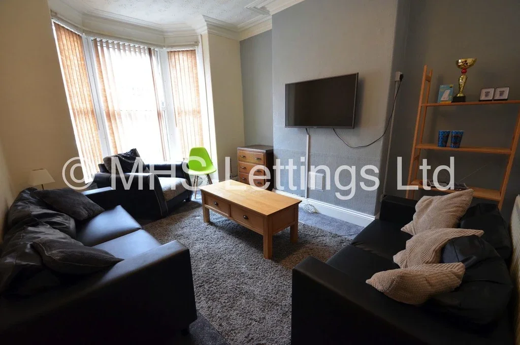 House Back Ashville Grove in Leeds