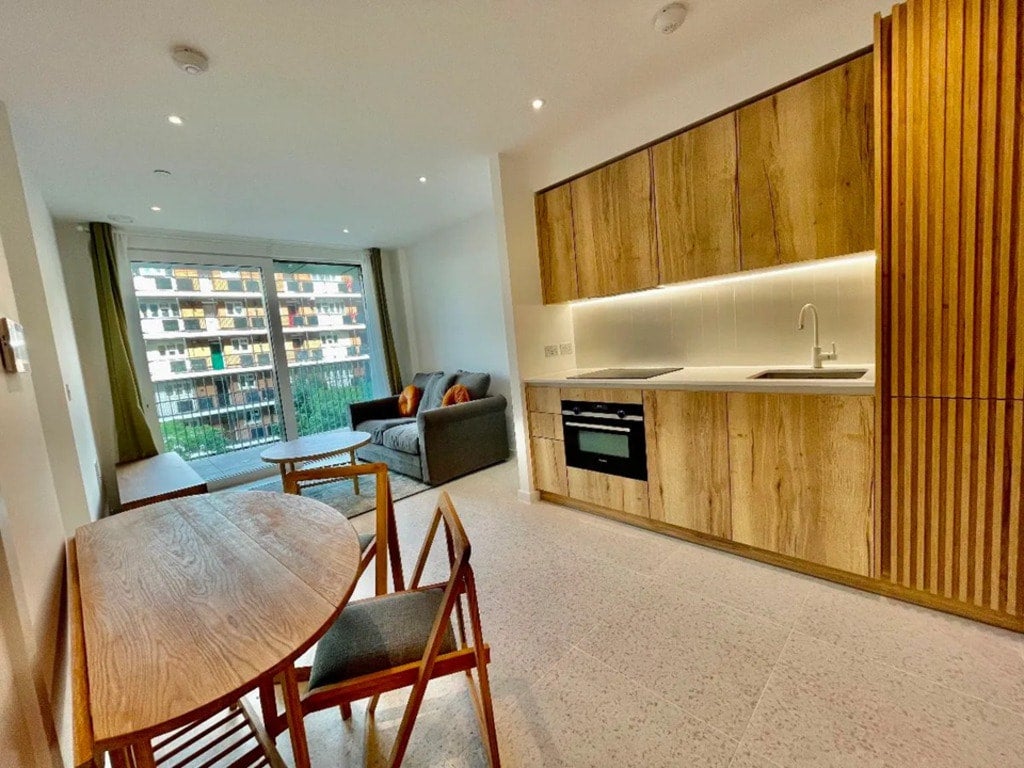 Flat Sidney Street in Greater London