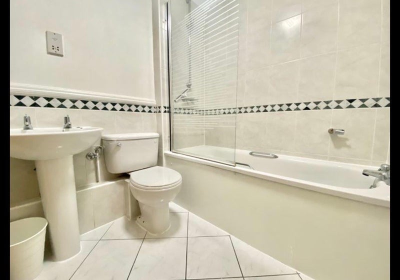 Room Stanley Grove in Greater London