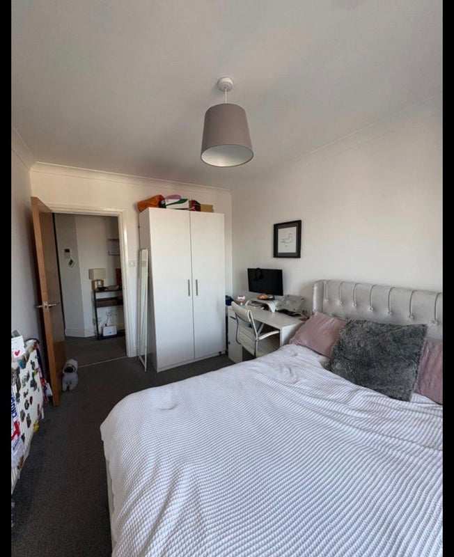 Room Stanley Grove in Greater London