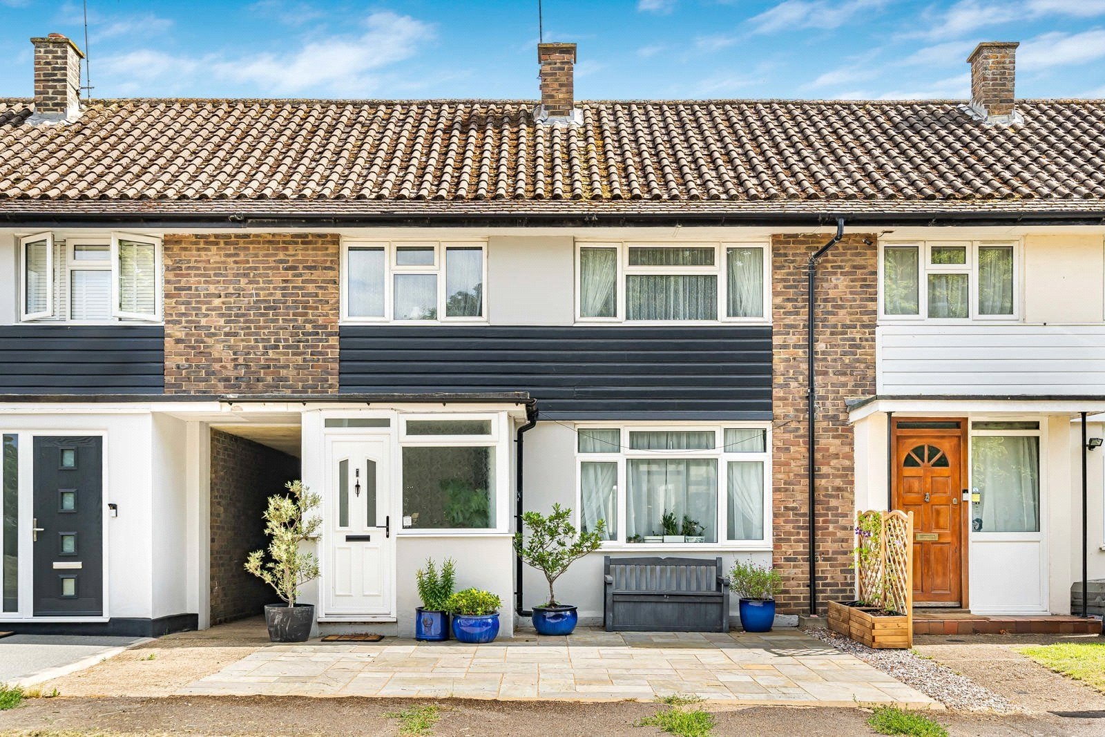 House Portsmouth Road in Elmbridge