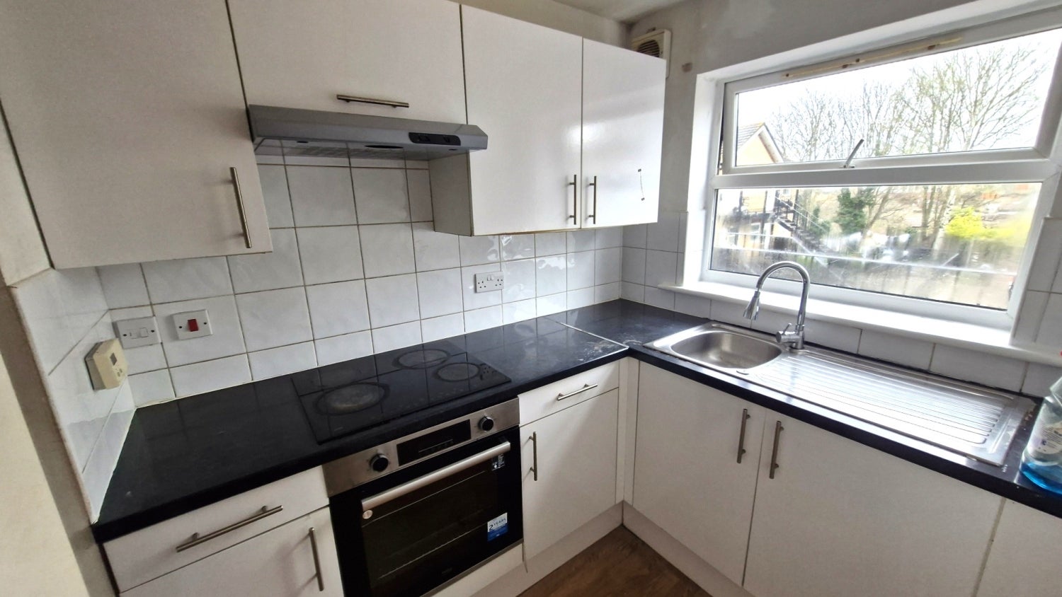 Flat Uplands Close in Greater London