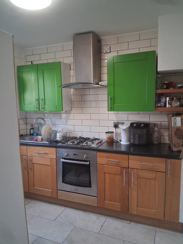 Room Henningham Road in Greater London