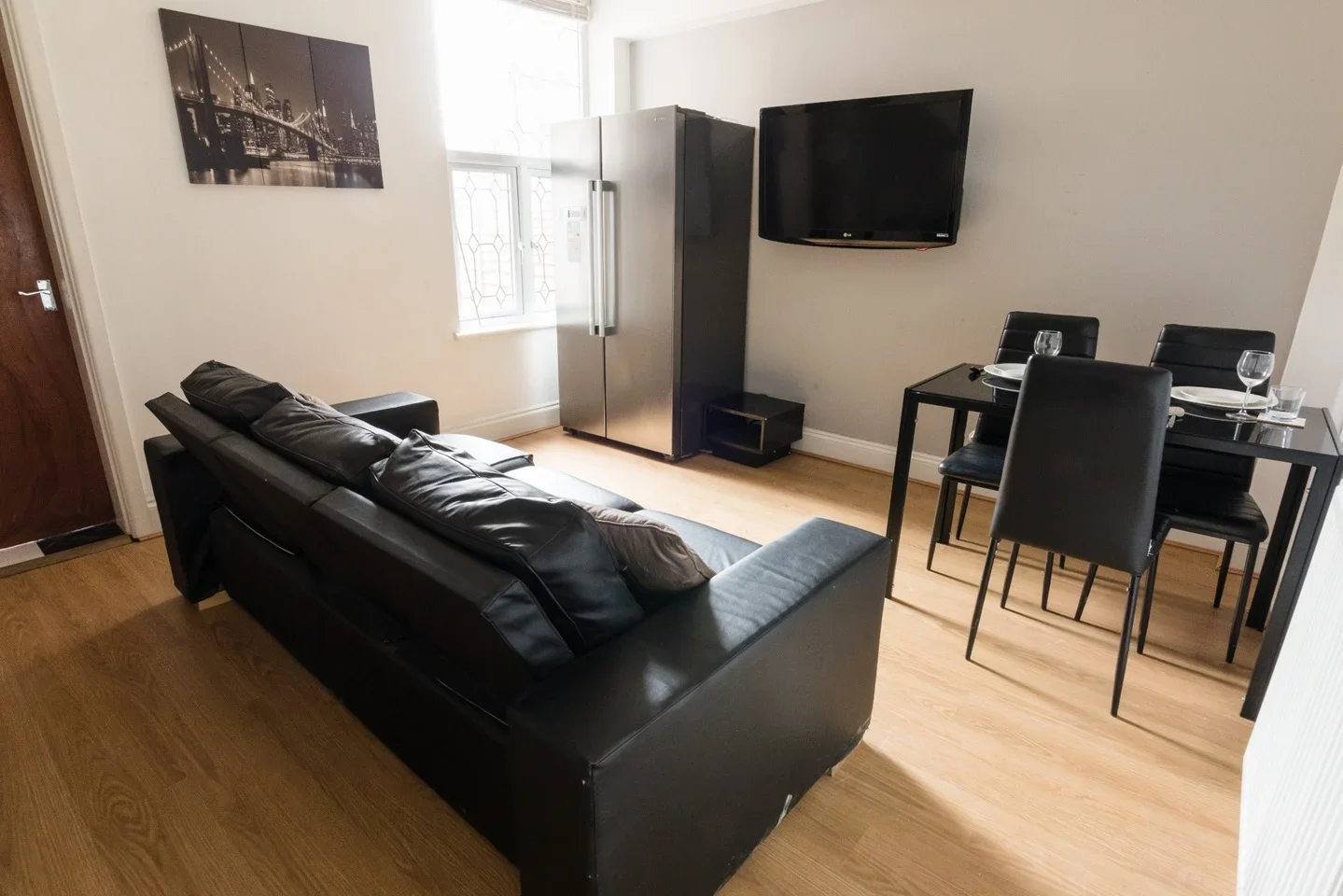 Room Dallow Road in Luton