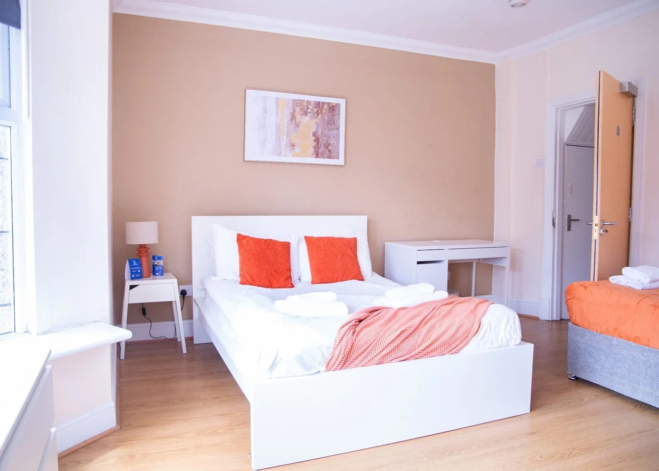 Room Dallow Road in Luton