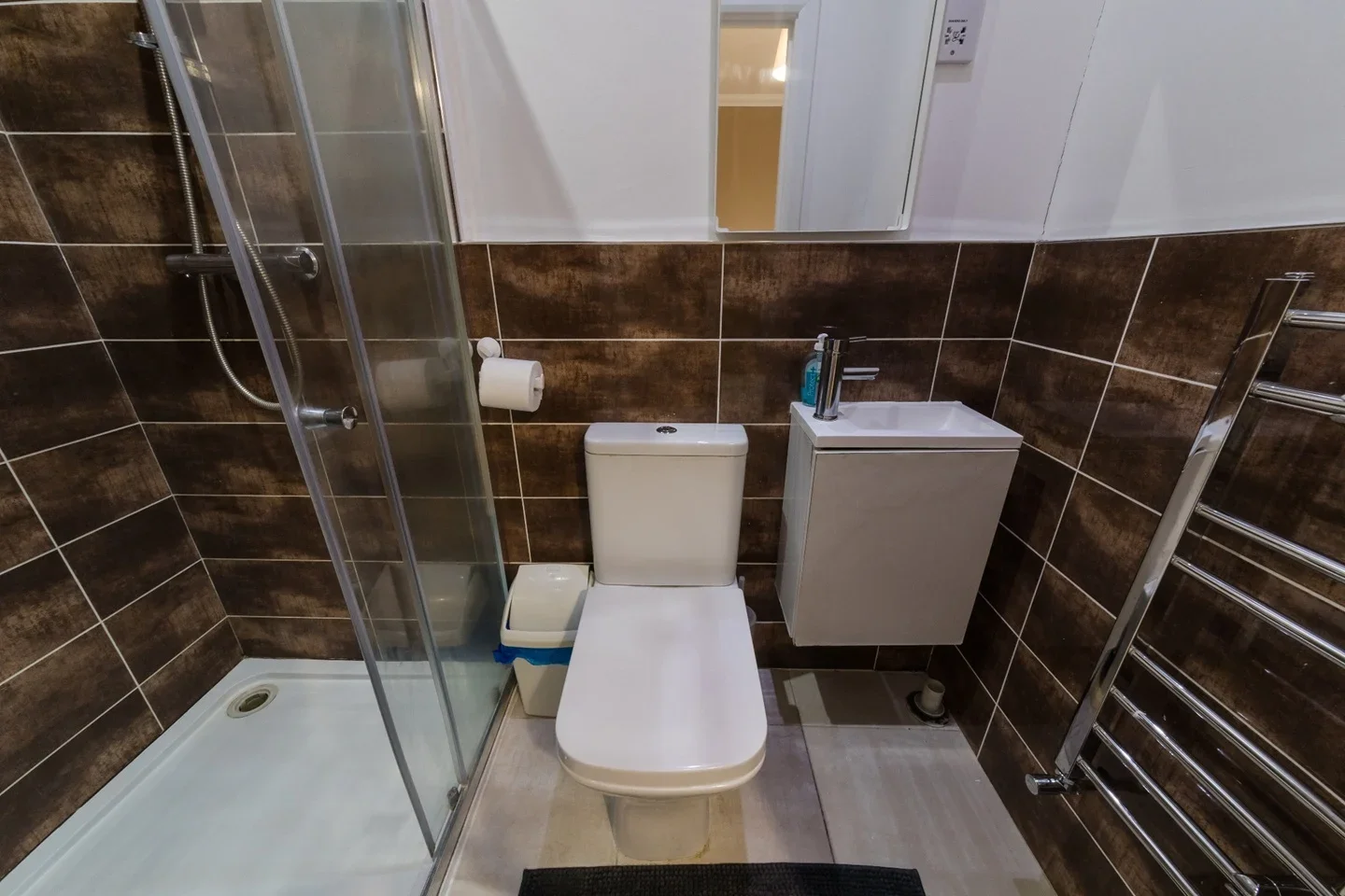 Room Dallow Road in Luton