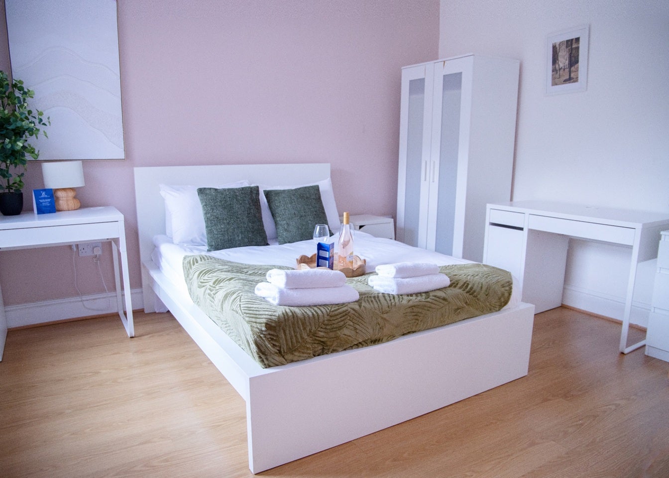Room Dallow Road in Luton
