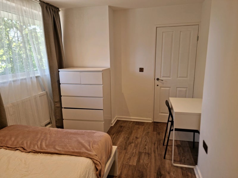 Room Prospect Close in Greater London