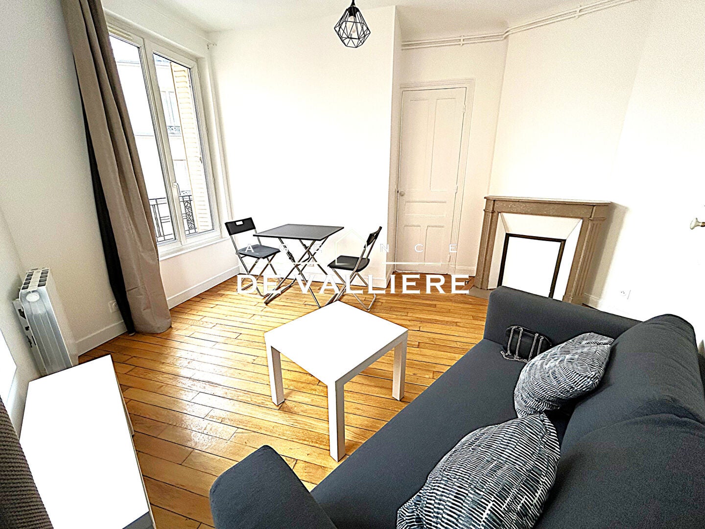 Flat Esplanade du Général de Gaulle in Puteaux