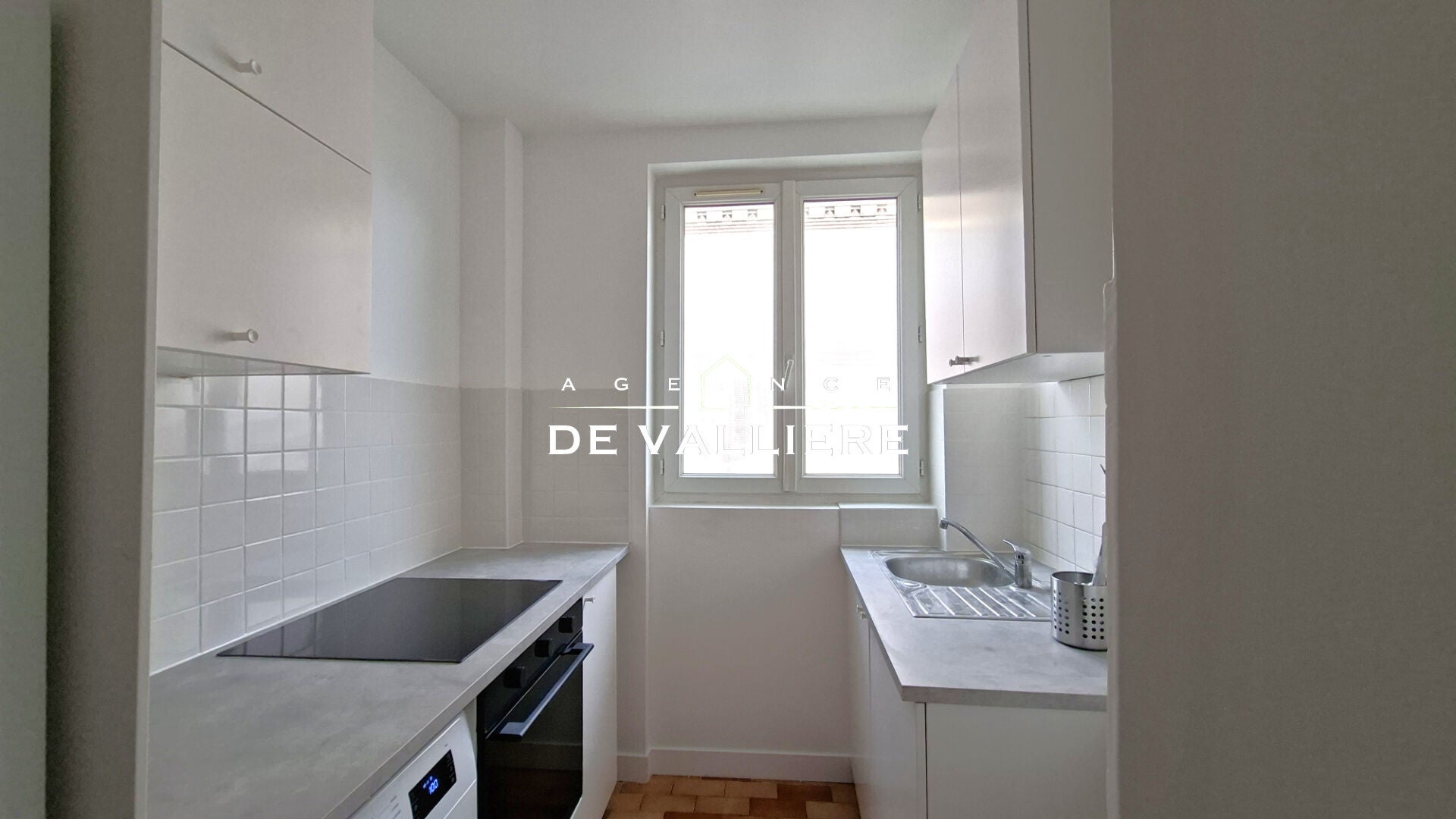 Flat Esplanade du Général de Gaulle in Puteaux