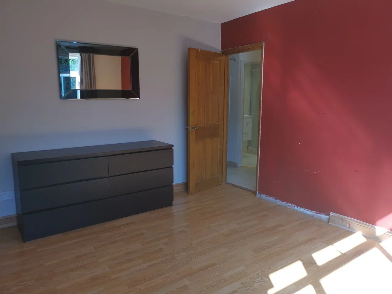Flat Cedar Grove in Greater London