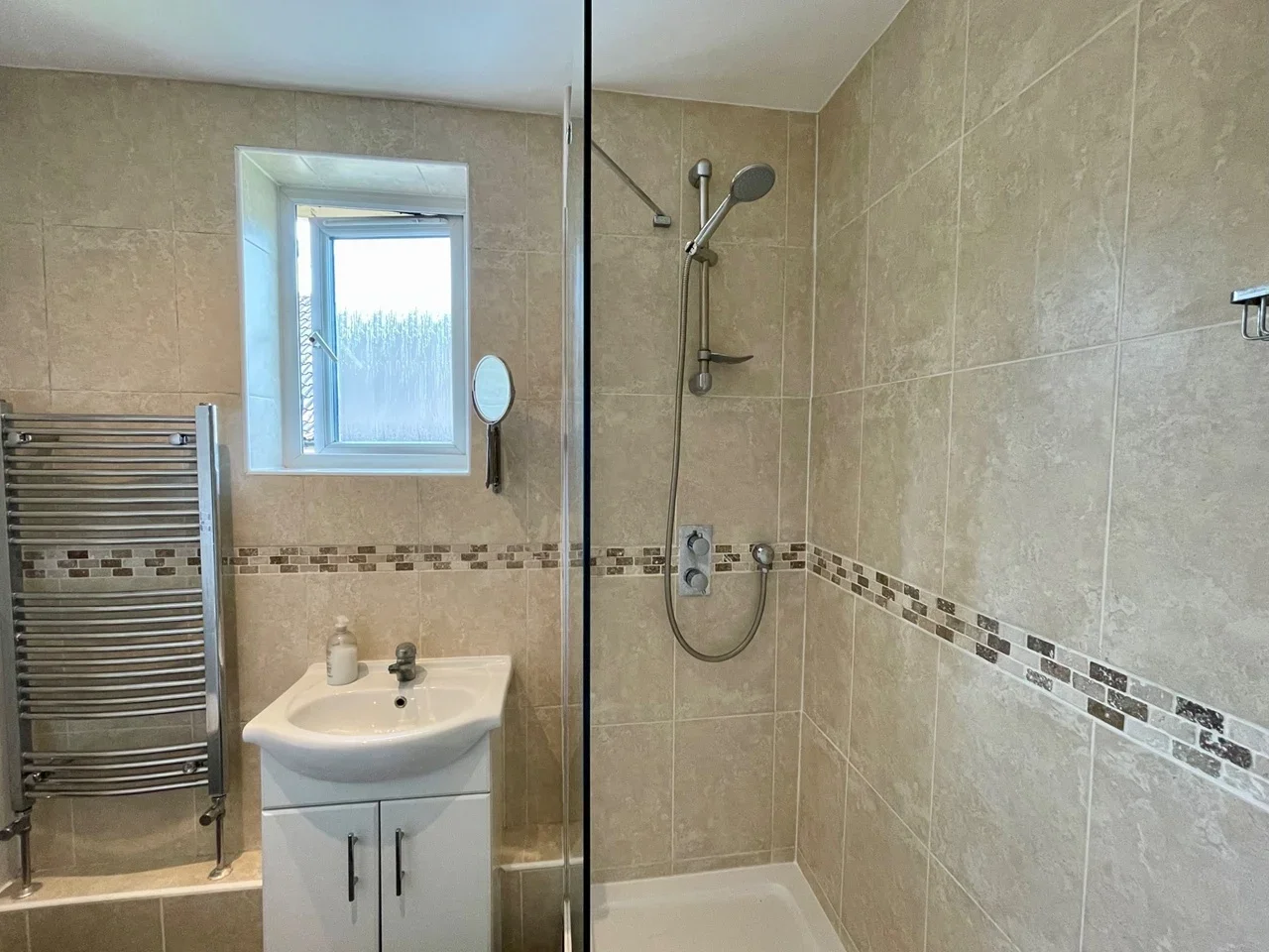 Room Chace Avenue in Hertsmere