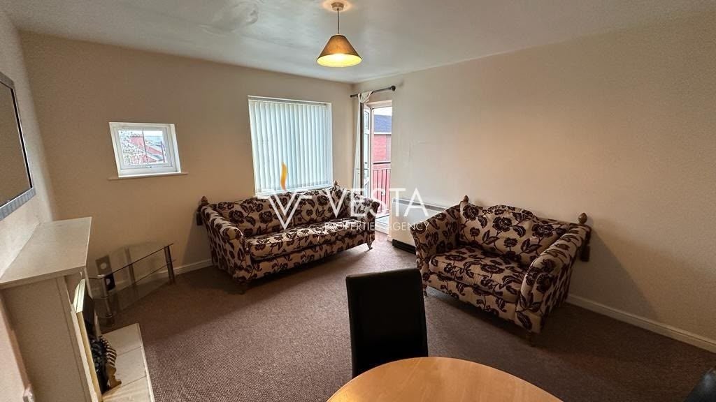 Flat Sandy Lane in Coventry
