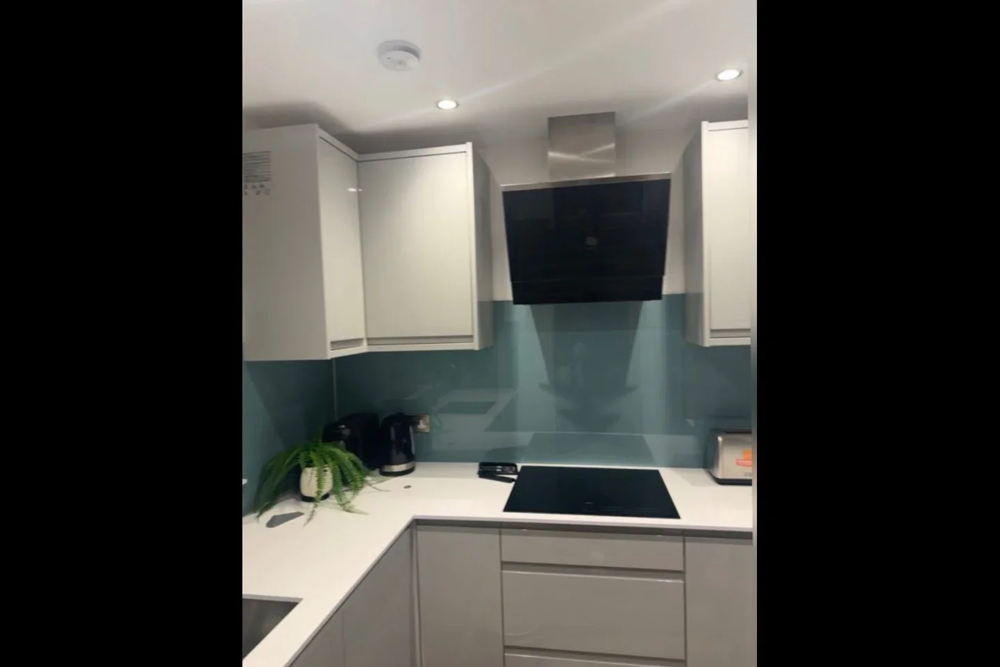 Flat Kersfield Road in Greater London