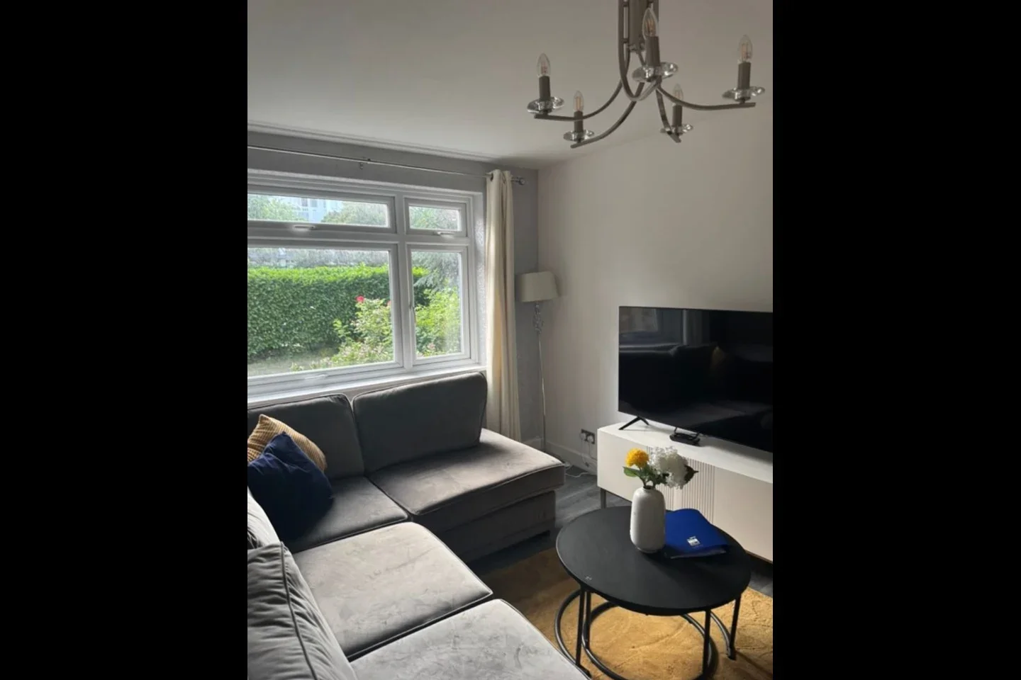 Flat Kersfield Road in Greater London