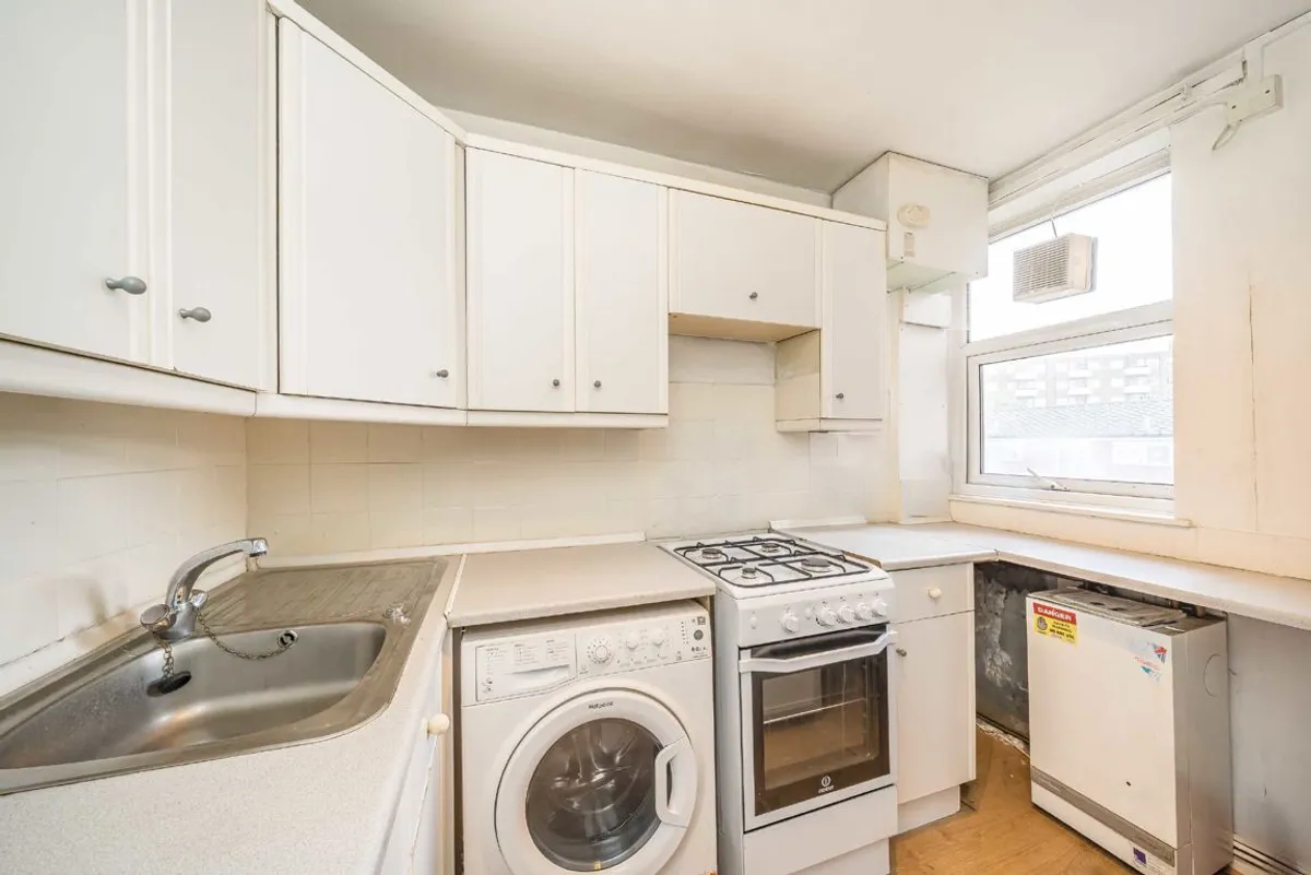 Flat Verran Road in Greater London