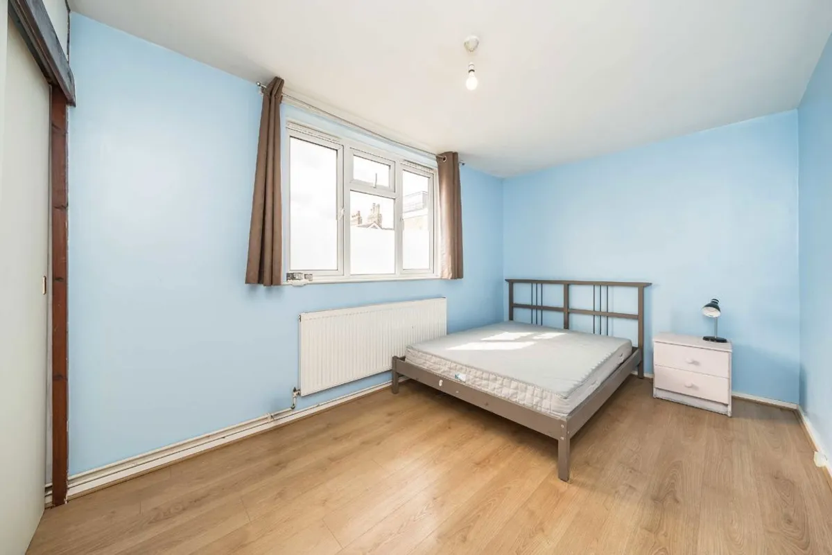 Flat Verran Road in Greater London