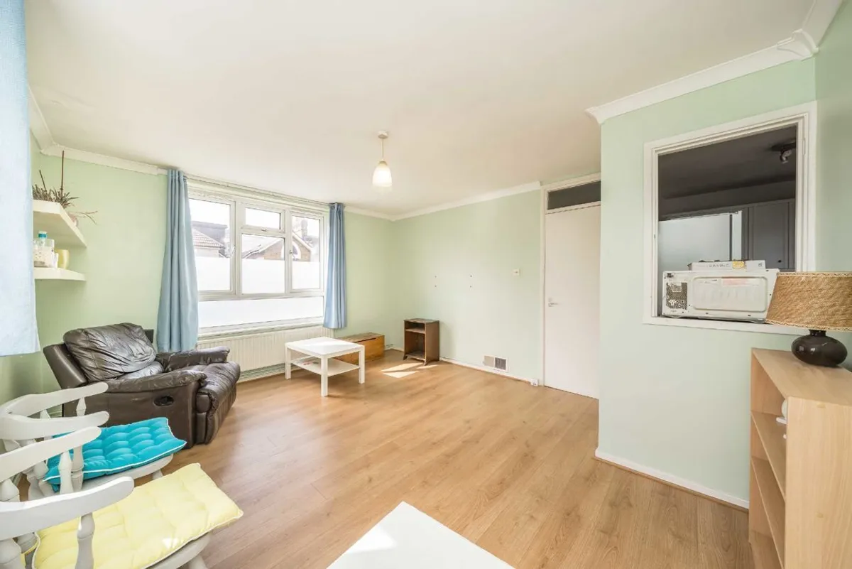Flat Verran Road in Greater London