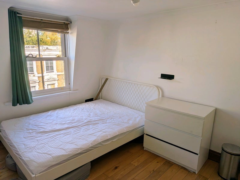 Room Bethnal Green Road in Greater London