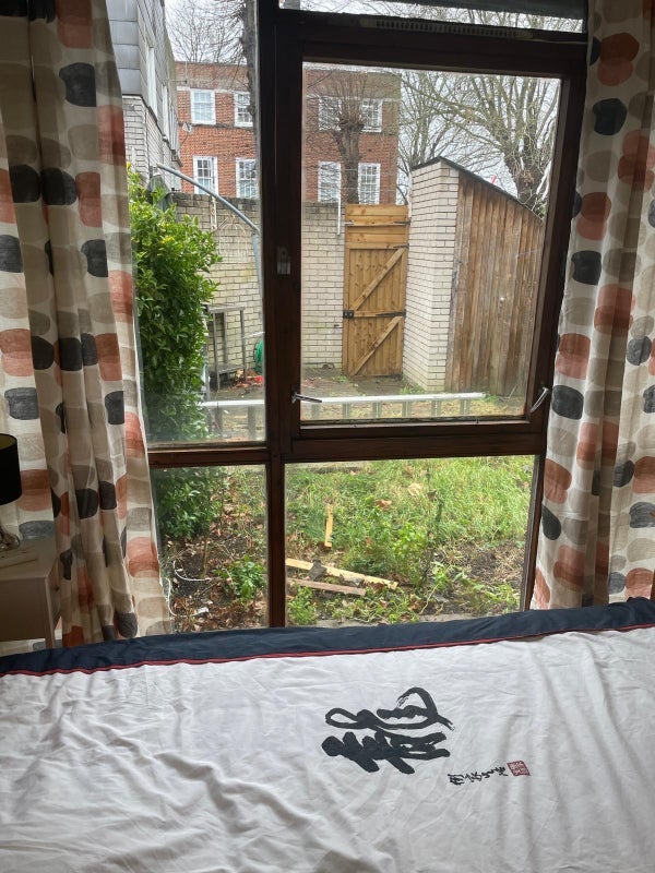 Room Vicars Oak Road in Greater London