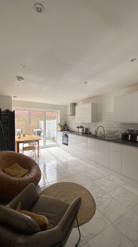 House Chowdhury Walk in Greater London
